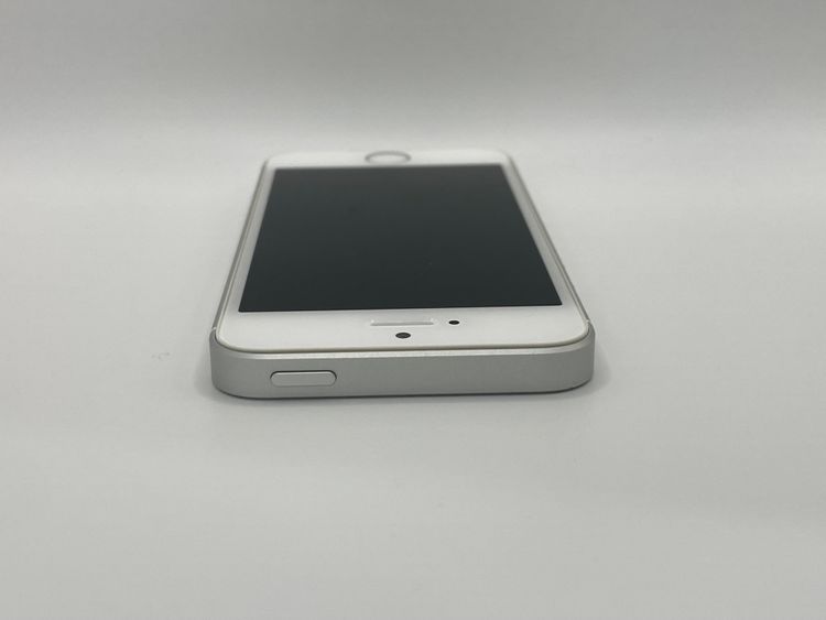 044★新品同様★iPhone SE 32GB /バッテリー94% TouchID不可